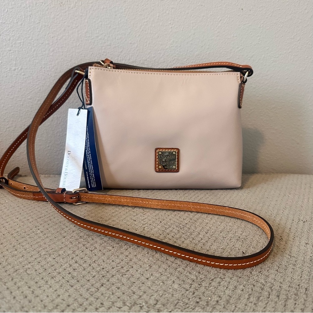 New! Dooney and Bourke Light Blush Pink Wexford Leather Rosie Crossbody Purse - Picture 1 of 16